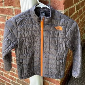 North Face size 5 puffer Coat
